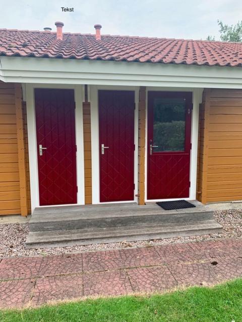2 Bedroom Fins Chalet Gramsbergen Exterior foto
